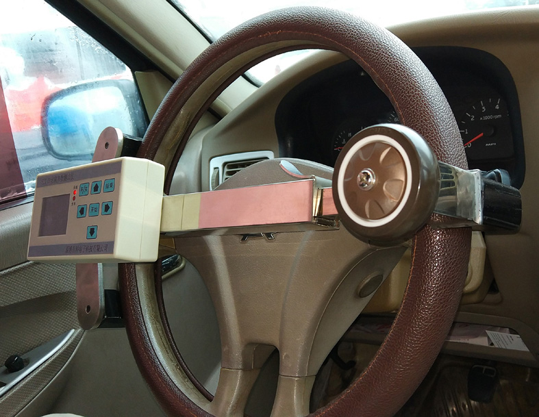 SZX-2D轉(zhuǎn)向參數(shù)測(cè)試儀(圖2) SZX-2D轉(zhuǎn)向參數(shù)測(cè)試儀(圖2)